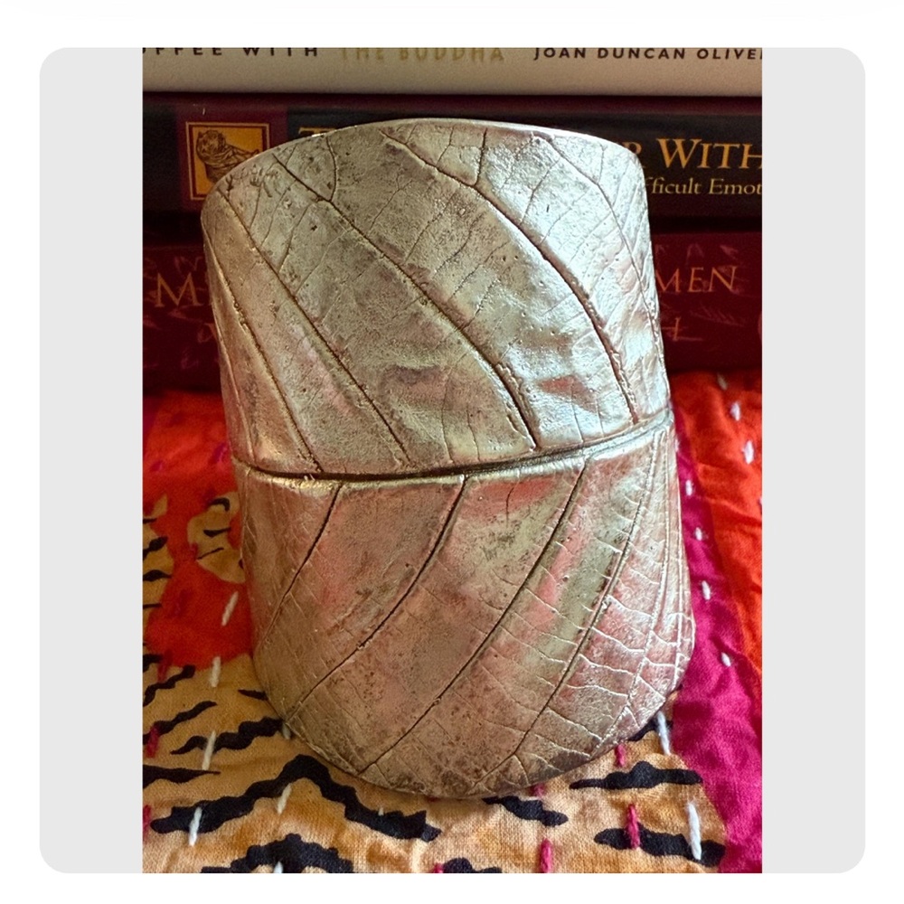 Bohemian Leaf Patterned Silver Arm Cuff/Bracelet - image 5